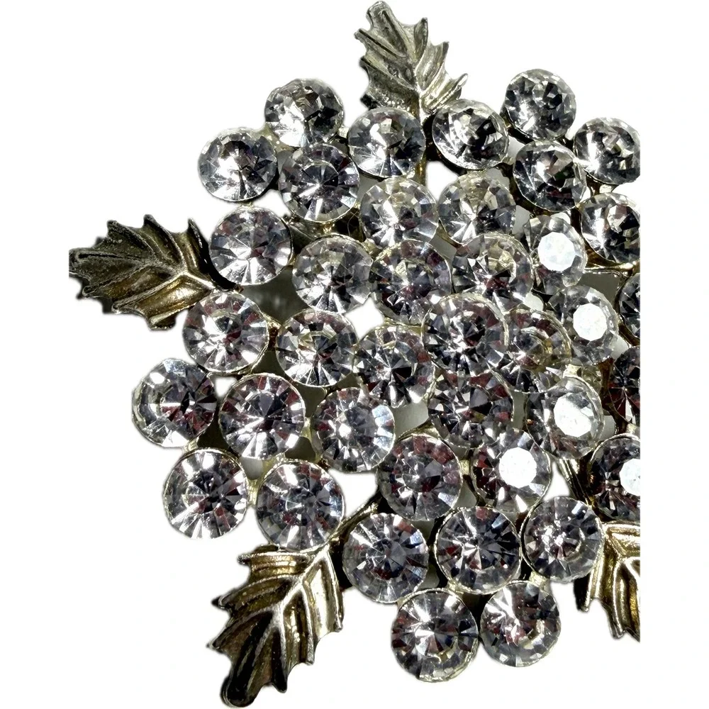 Vintage 1950s Rhinestone Brooch Pin Silver Tone Leaf Crystal Floral‎ Statement